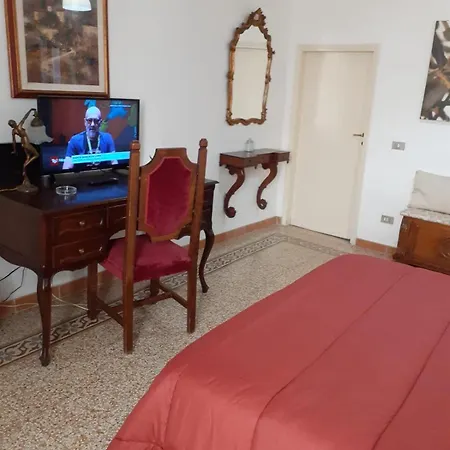 Appartamento Situato Nel Centro Storico Fiorentino